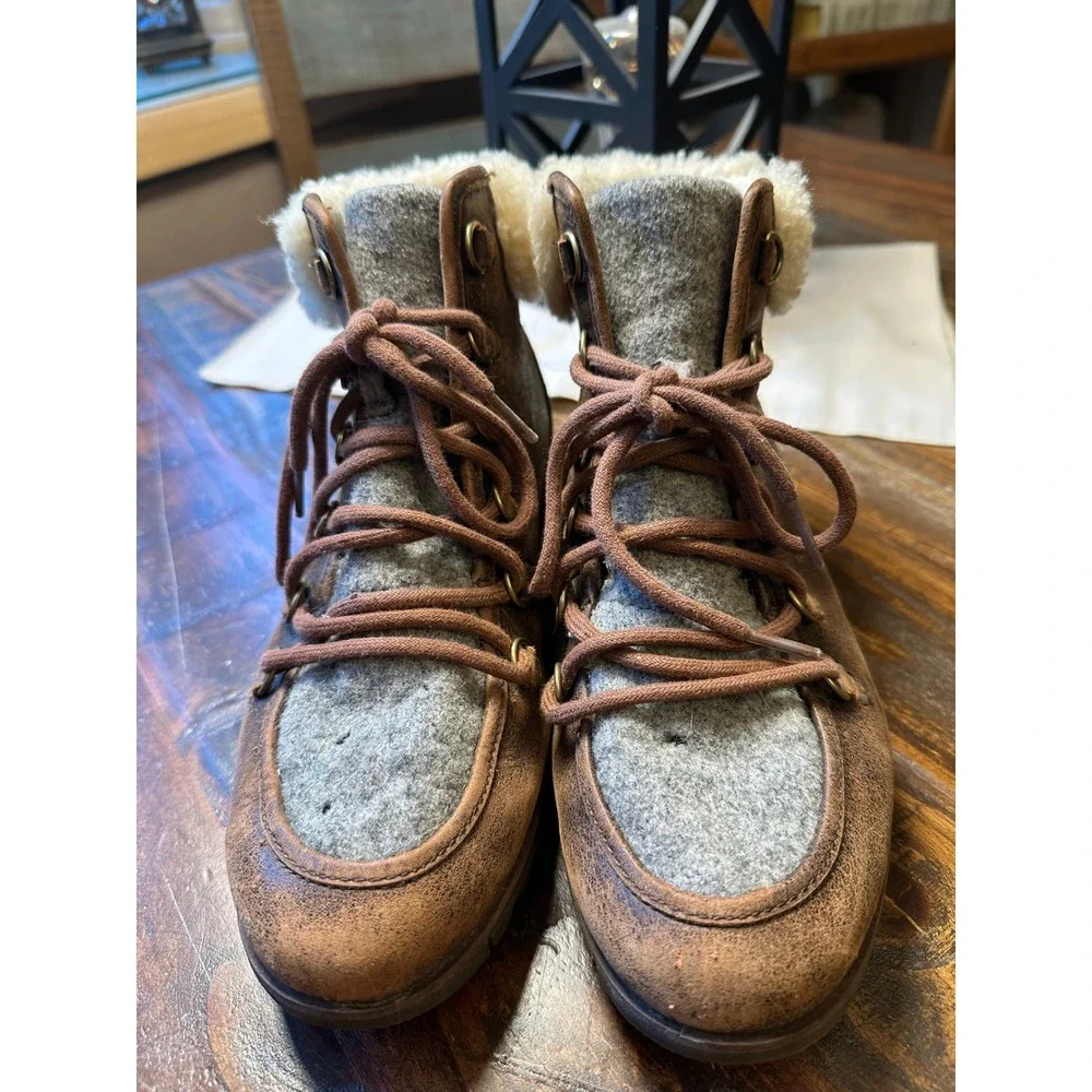 Sorel Harlow Lace Cozy Boots Burro Light Grey Womens 8.5 Leather & Shearling